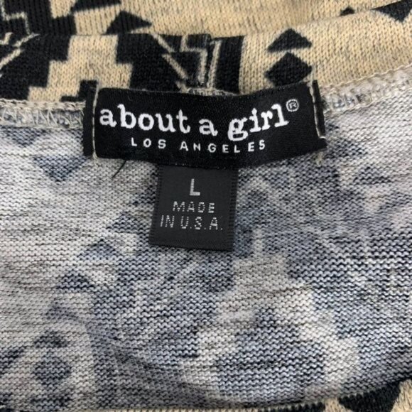 About A Girl Womens Los Angeles Geometric Print Long Sleeve Top Size L - Picture 4 of 7